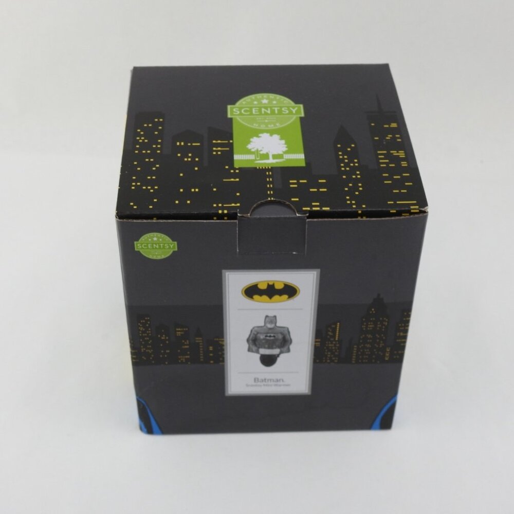 New Scentsy Vintage style Blue  Batman Mini Warmer Plug In Base DC Comics Box - Picture 6 of 7
